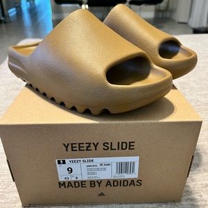 Yeezy Slides in Ochre